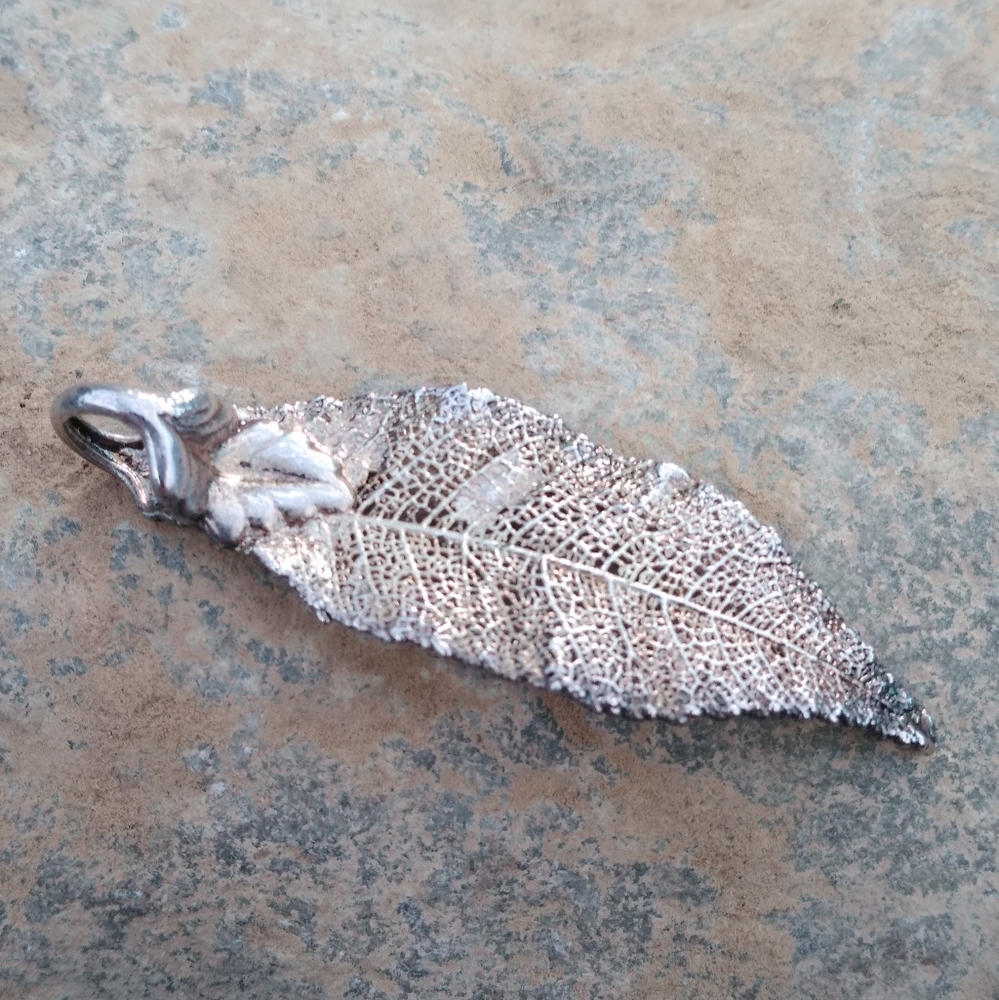 Silver Leaf 🍂🦋 Pendant